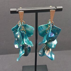 UYN UYN Beautiful Green Metallic Dangle 925 Post Earrings